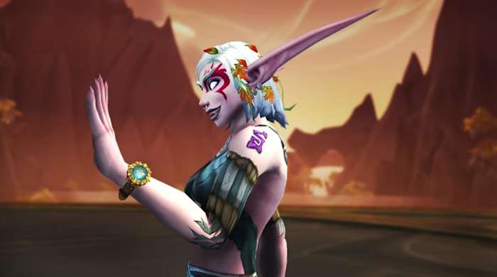 Golden Mobile Timepiece from the Trading Post in World of Warcraft: Dragonflight.